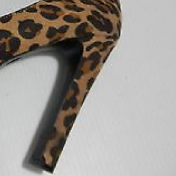 Leopard Platform High Heels - Picture 6 of 7